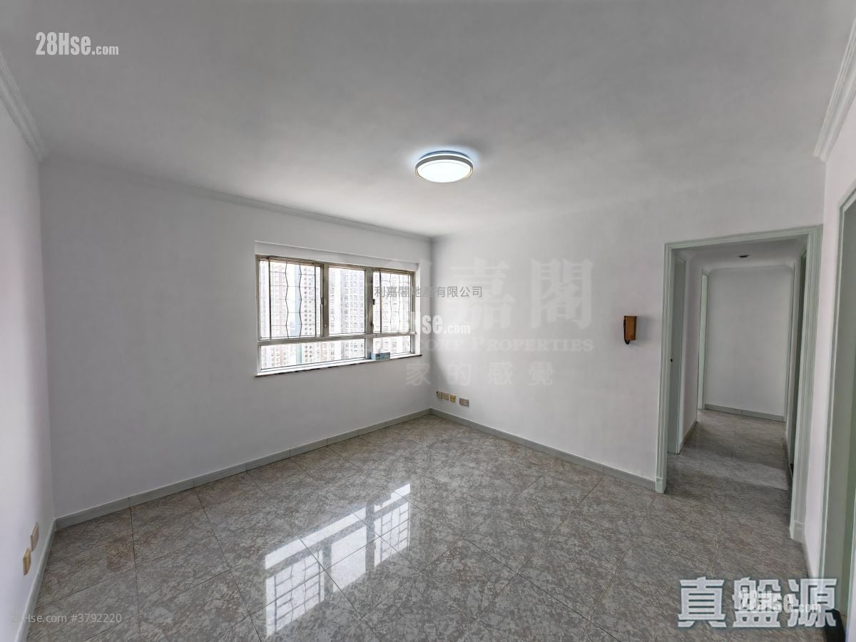 Serene Garden Sell 3 Bedrooms , 1 Bathroom 590 ft²