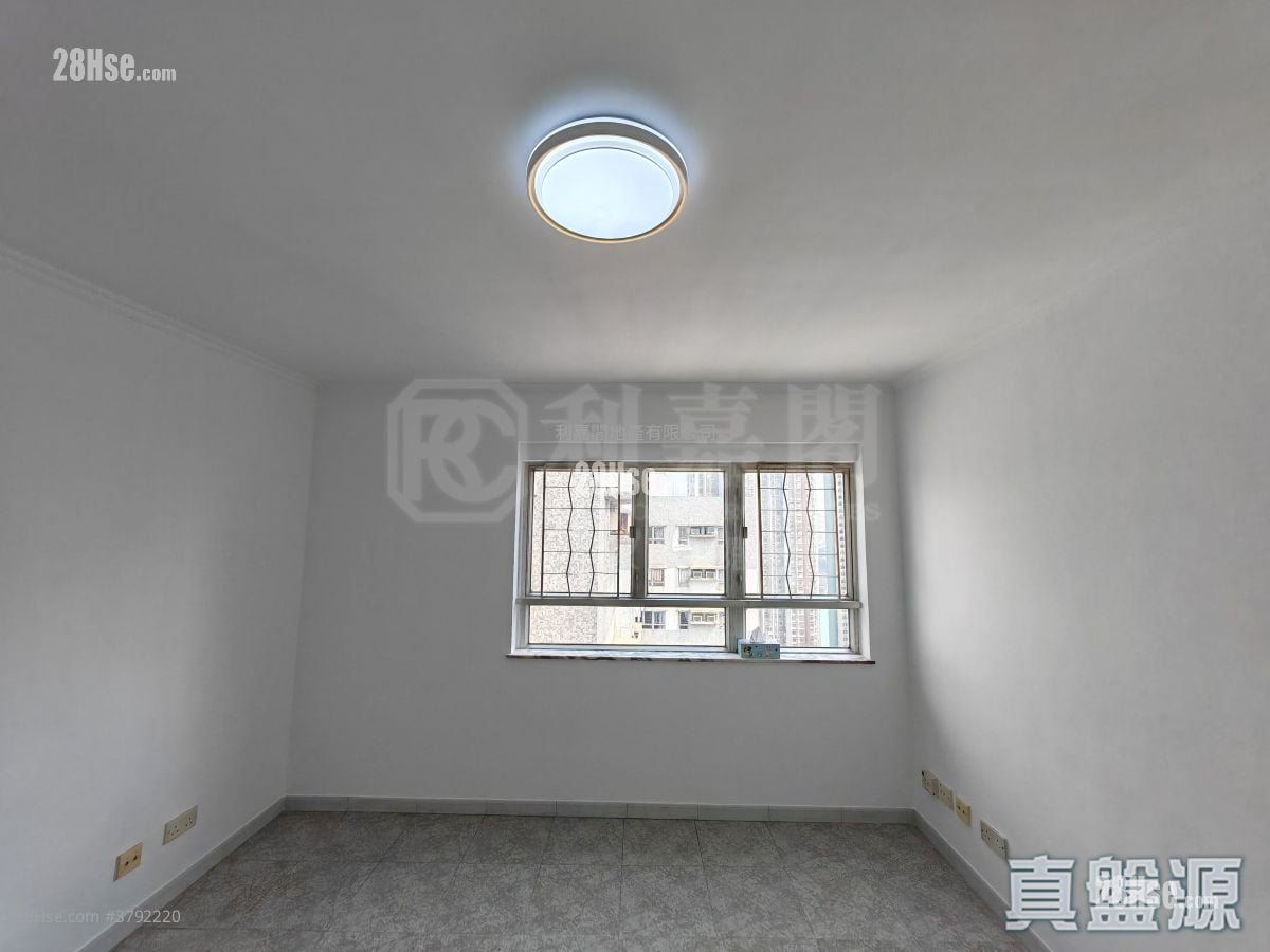 Serene Garden Sell 3 Bedrooms , 1 Bathroom 590 ft²