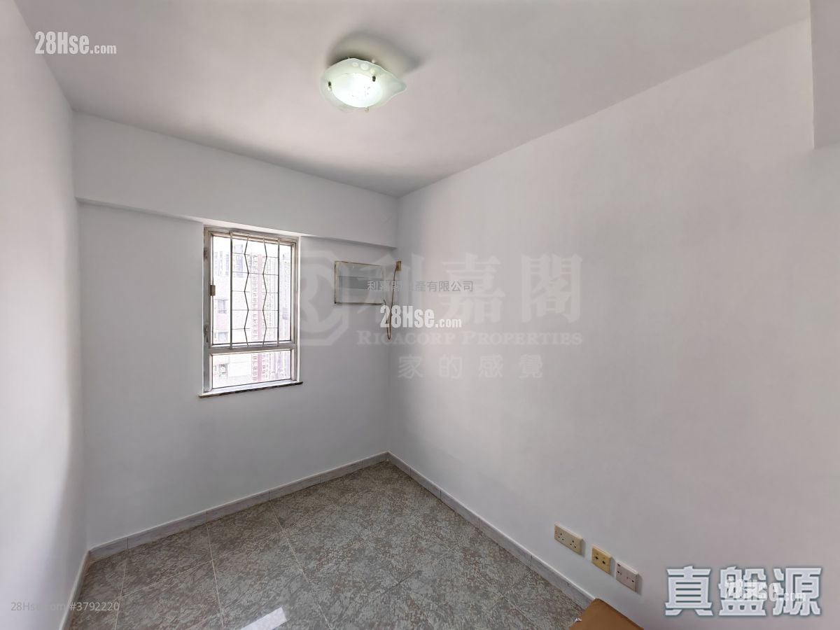 Serene Garden Sell 3 Bedrooms , 1 Bathroom 590 ft²