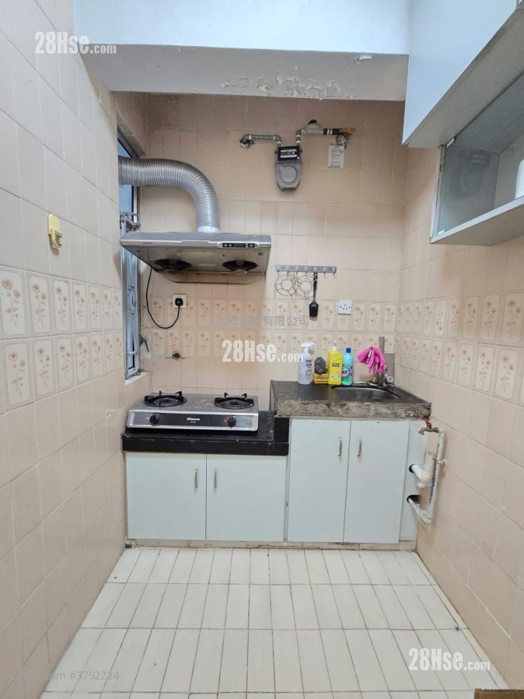 Tai Po Centre Sell 2 Bedrooms , 1 Bathroom 315 ft²