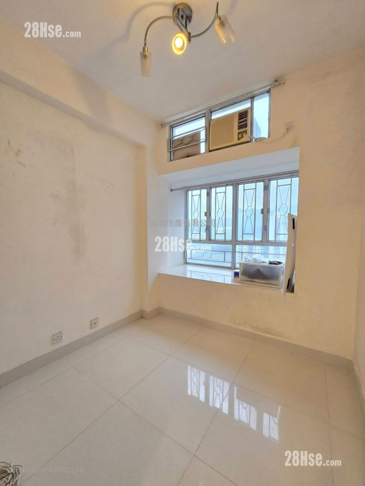 Tai Po Centre Sell 2 Bedrooms , 1 Bathroom 315 ft²