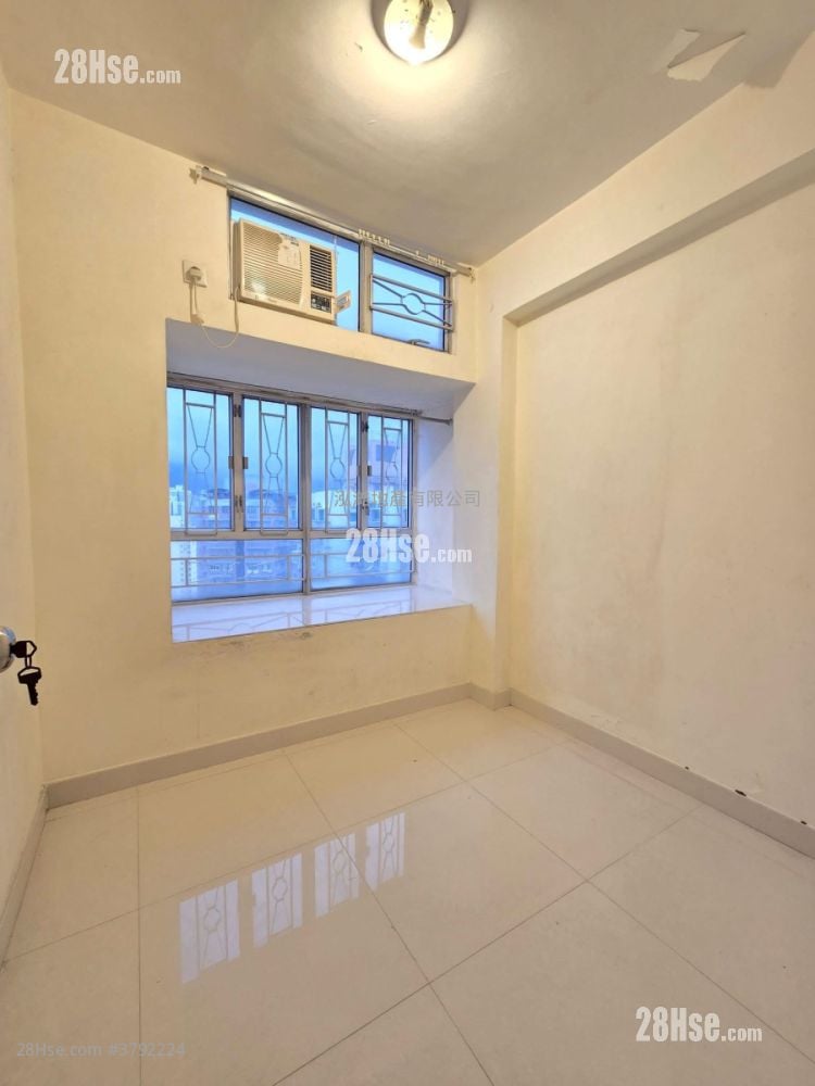 Tai Po Centre Sell 2 Bedrooms , 1 Bathroom 315 ft²