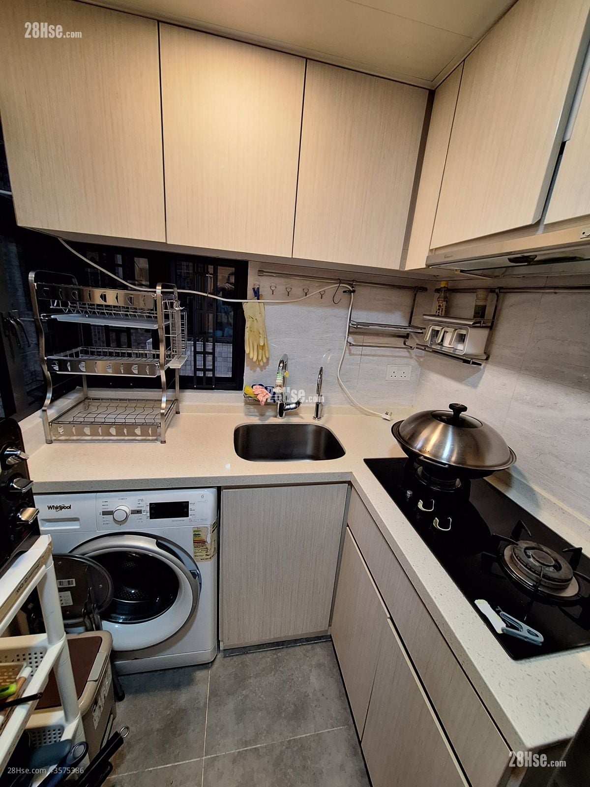 Lagoon Court Rental 2 Bedrooms , 1 Bathroom 403 ft²