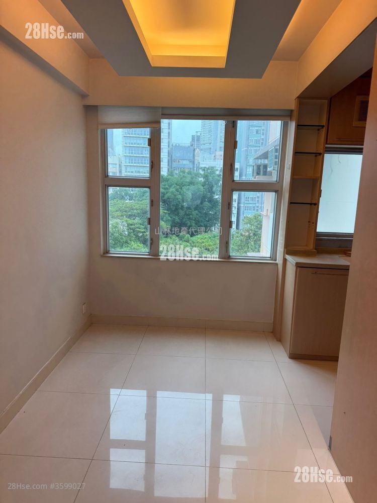 Hillview Court Sell 2 Bedrooms , 1 Bathroom 482 ft²