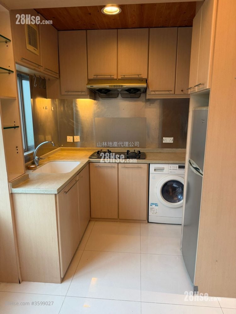 Hillview Court Sell 2 Bedrooms , 1 Bathroom 482 ft²