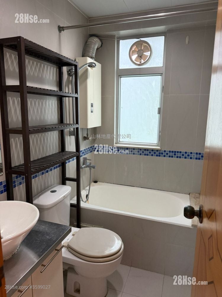 Hillview Court Sell 2 Bedrooms , 1 Bathroom 482 ft²