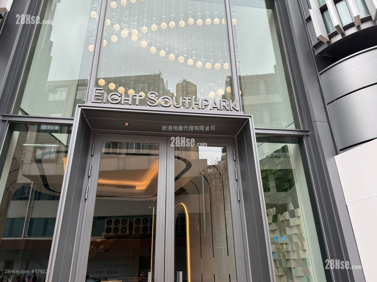 Eight Southpark Rental 2 Bedrooms , 1 Bathroom 351 ft²