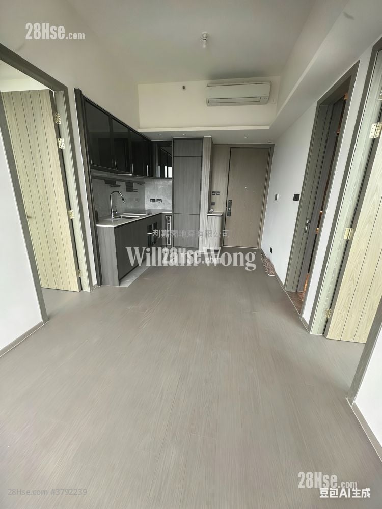 In One Rental 2 Bedrooms , 1 Bathroom 425 ft²