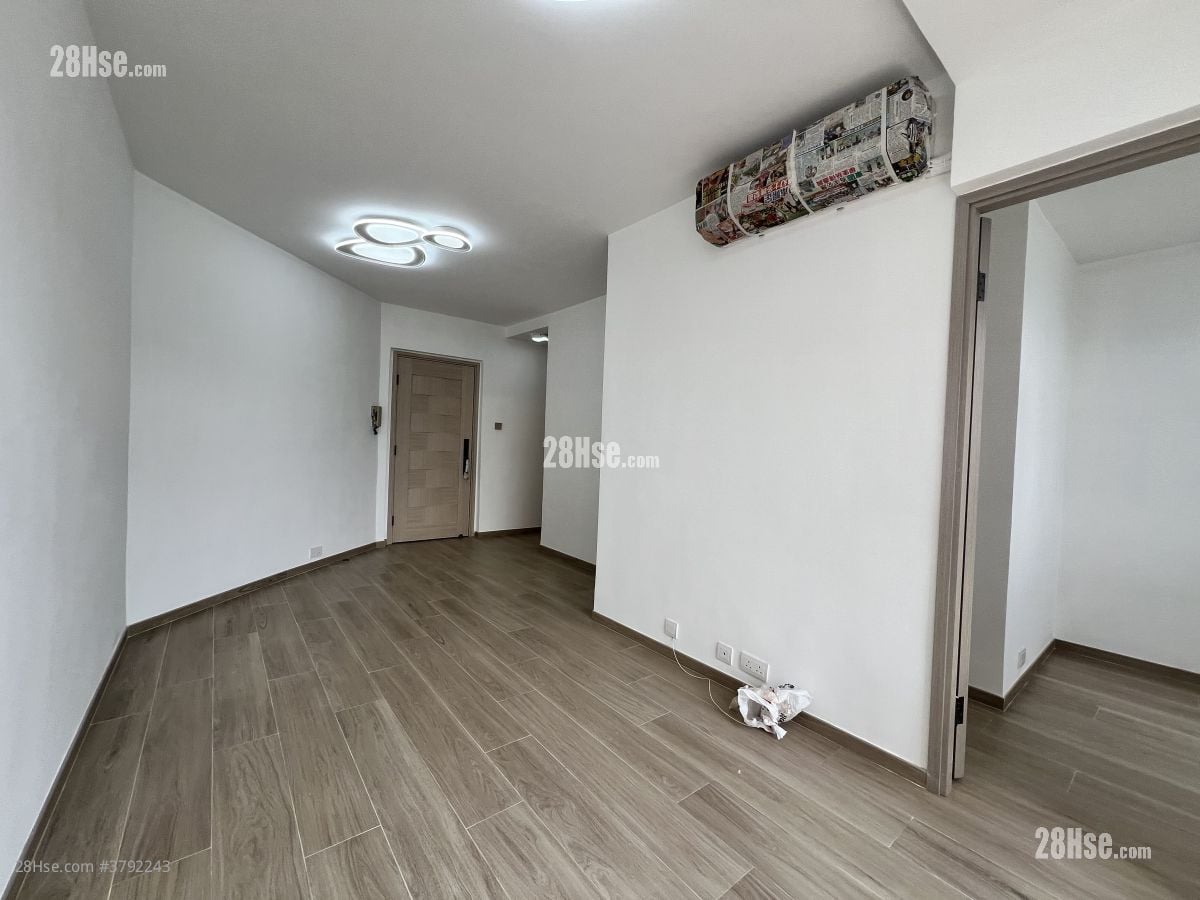 living room: Affluence Garden Sell 2 Bedrooms , 1 Bathroom 433 ft²