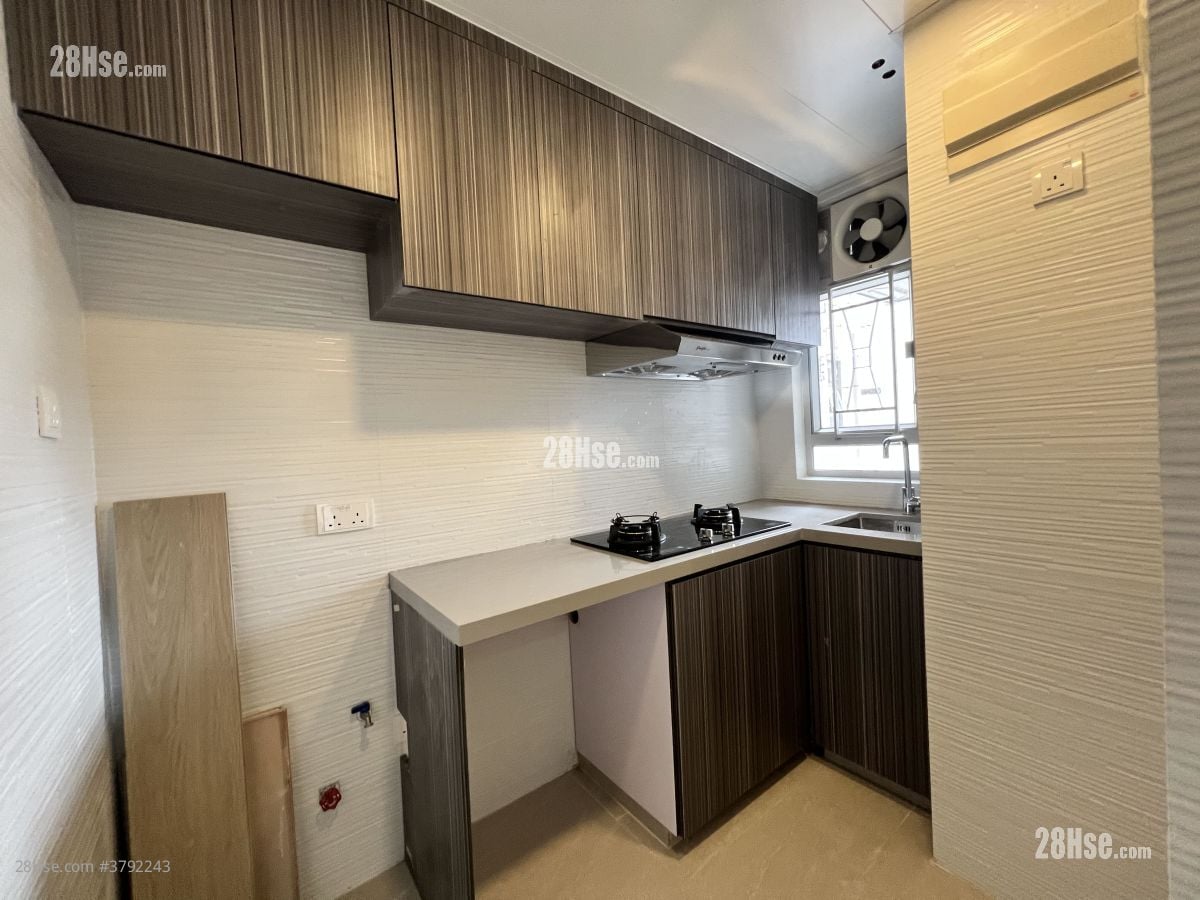 kitchen: Affluence Garden Sell 2 Bedrooms , 1 Bathroom 433 ft²