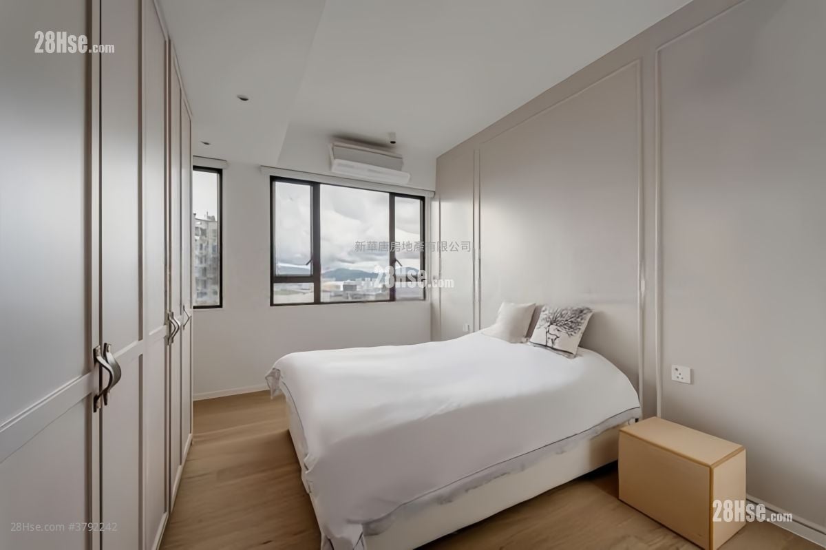 master room: Rowen Court Rental 2 Bedrooms , 2 Bathrooms 684 ft²