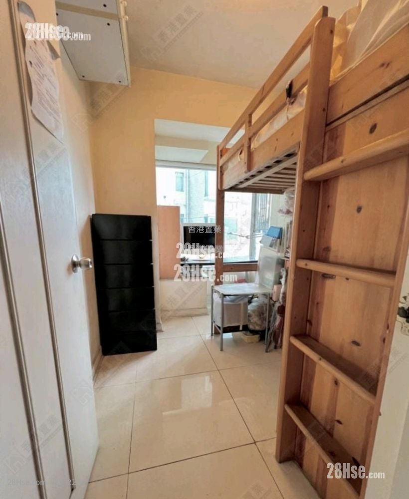 Hampton Place Sell 2 Bedrooms , 1 Bathroom 431 ft²