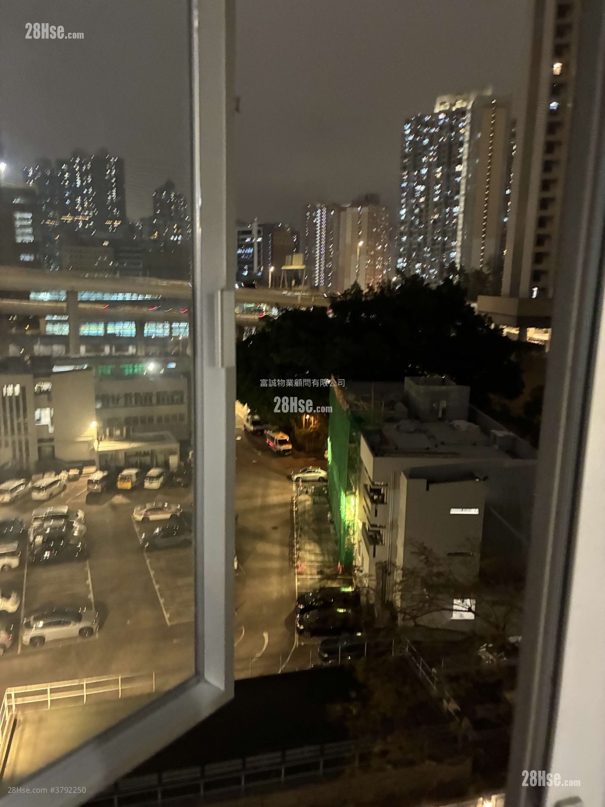 Lei On Court Sell 3 Bedrooms , 2 Bathrooms 650 ft²