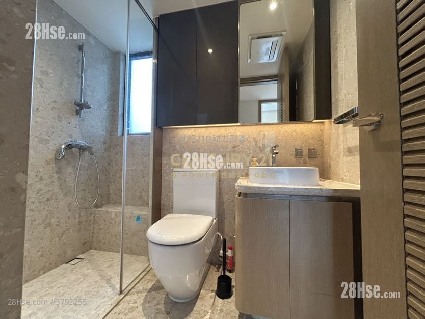 香岛 租盘 4 房 , 3 浴室 1,188 平方尺