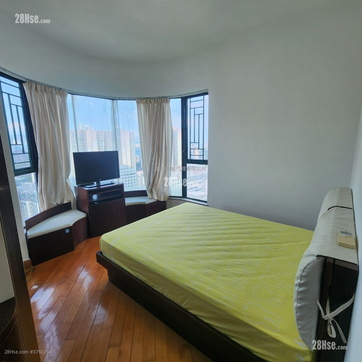 Ellery Terrace Sell 3 Bedrooms 913 ft²