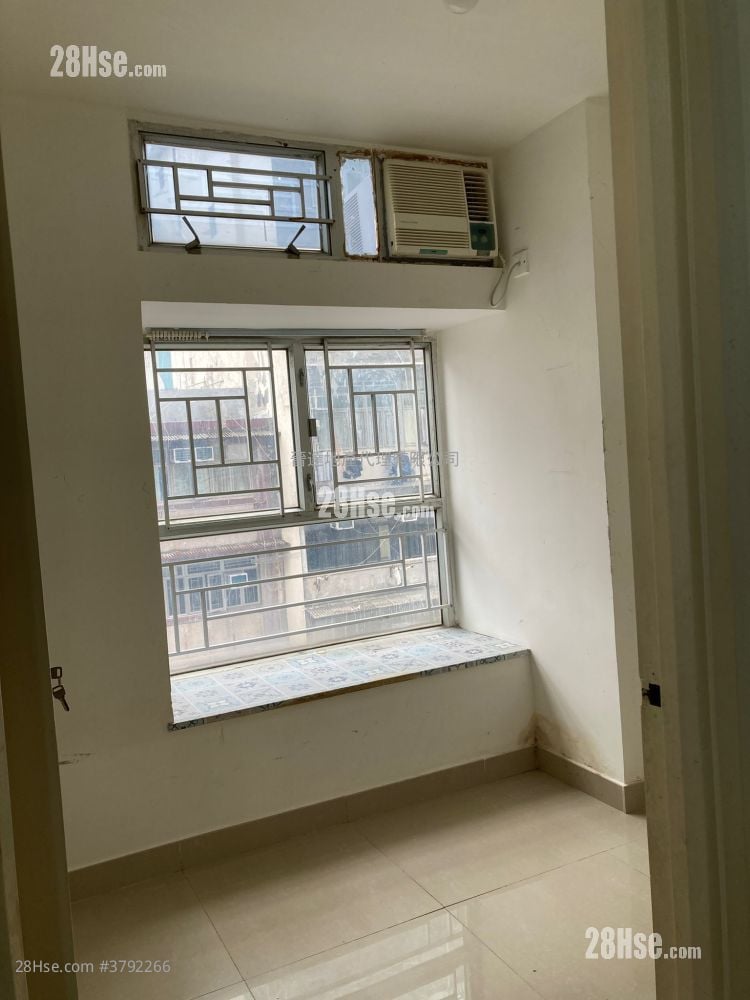 Golden Court Rental 2 Bedrooms , 1 Bathroom 282 ft²