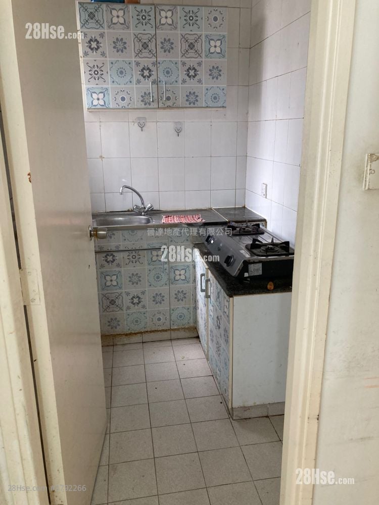 Golden Court Rental 2 Bedrooms , 1 Bathroom 282 ft²