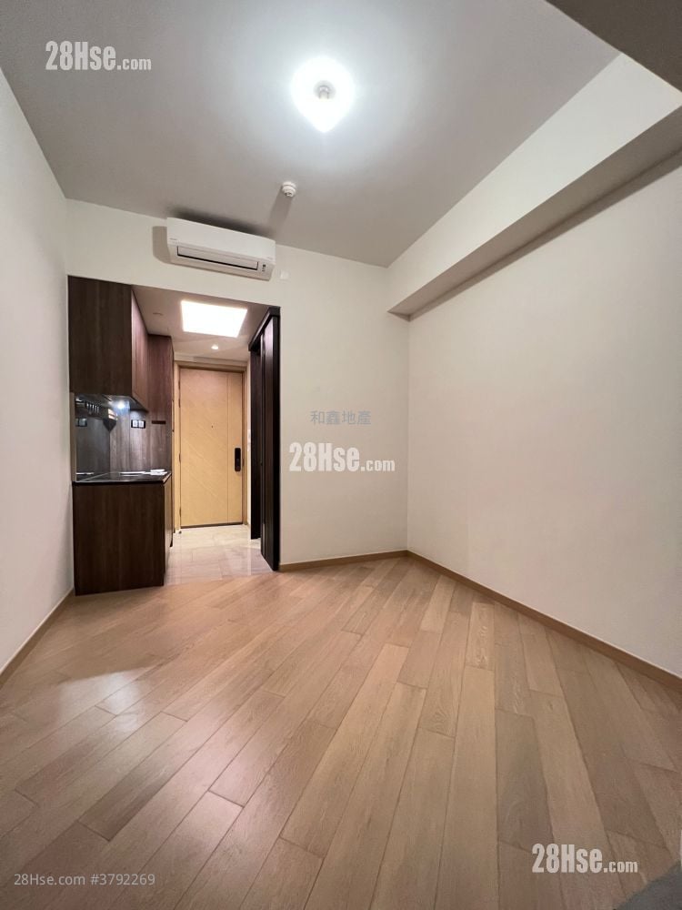 Novum West Rental Studio , 1 Bathroom 224 ft²