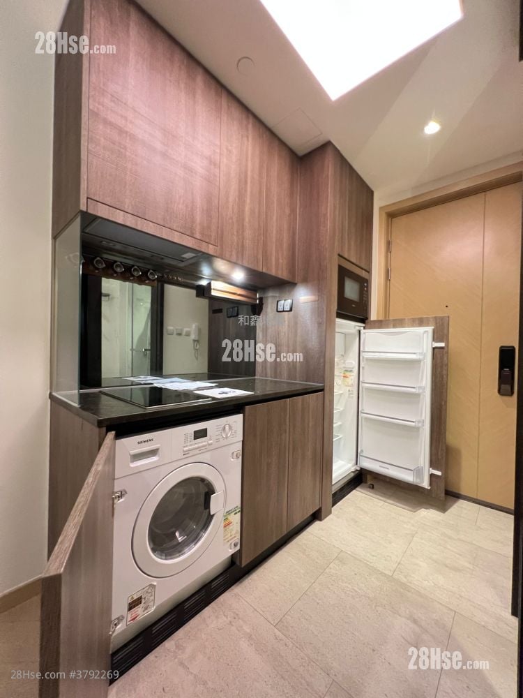 Novum West Rental Studio , 1 Bathroom 224 ft²