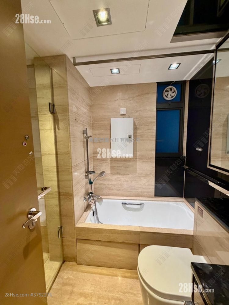 The Wings Rental 2 Bedrooms , 2 Bathrooms 693 ft²