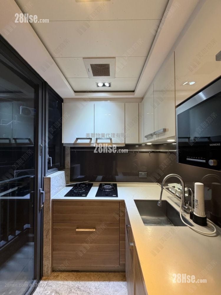 The Wings Rental 2 Bedrooms , 2 Bathrooms 693 ft²