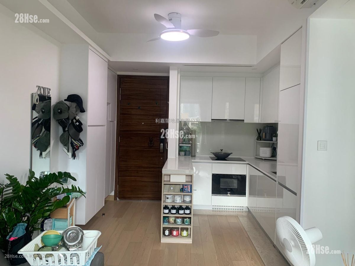 Savannah Sell 2 Bedrooms , 1 Bathroom 442 ft²