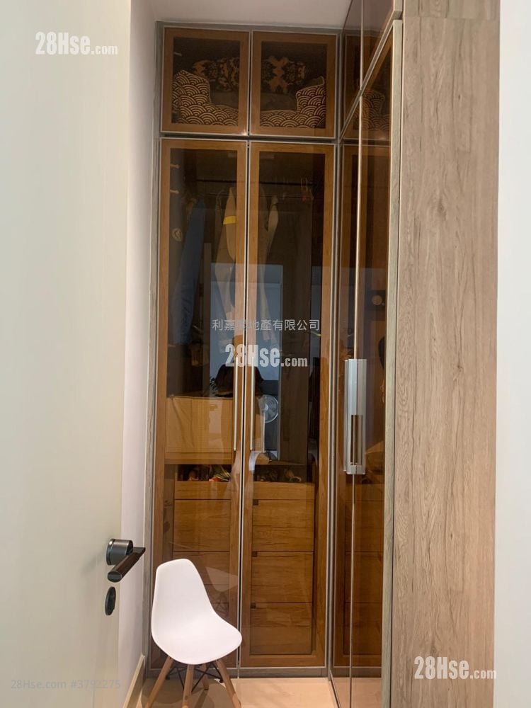 Savannah Sell 2 Bedrooms , 1 Bathroom 442 ft²