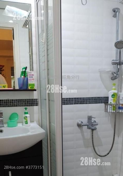 Kui Shing Building Sell 2 Bedrooms 352 ft²