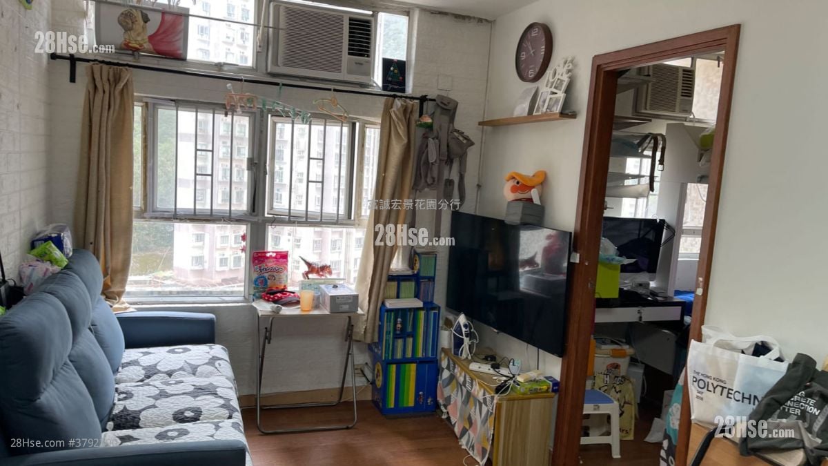 King Lai Court Sell 2 Bedrooms , 1 Bathroom 401 ft²