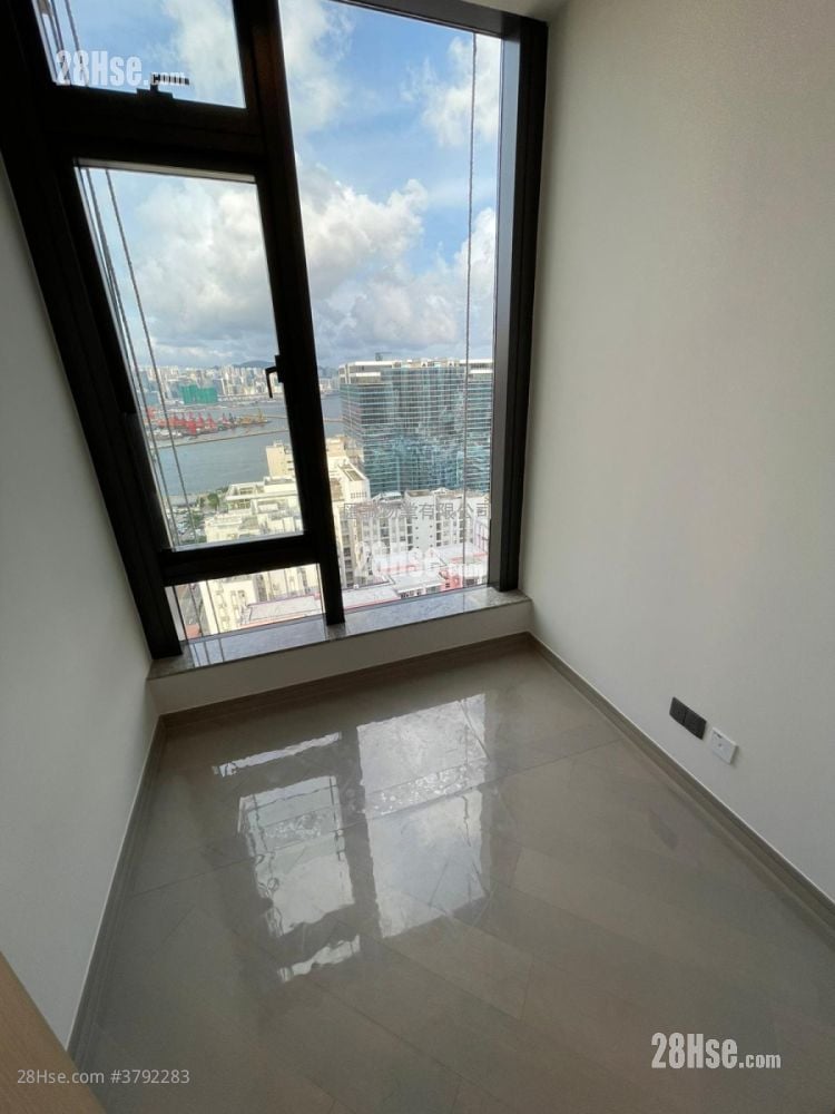 The Vantage Sell 2 Bedrooms , 2 Bathrooms 425 ft²