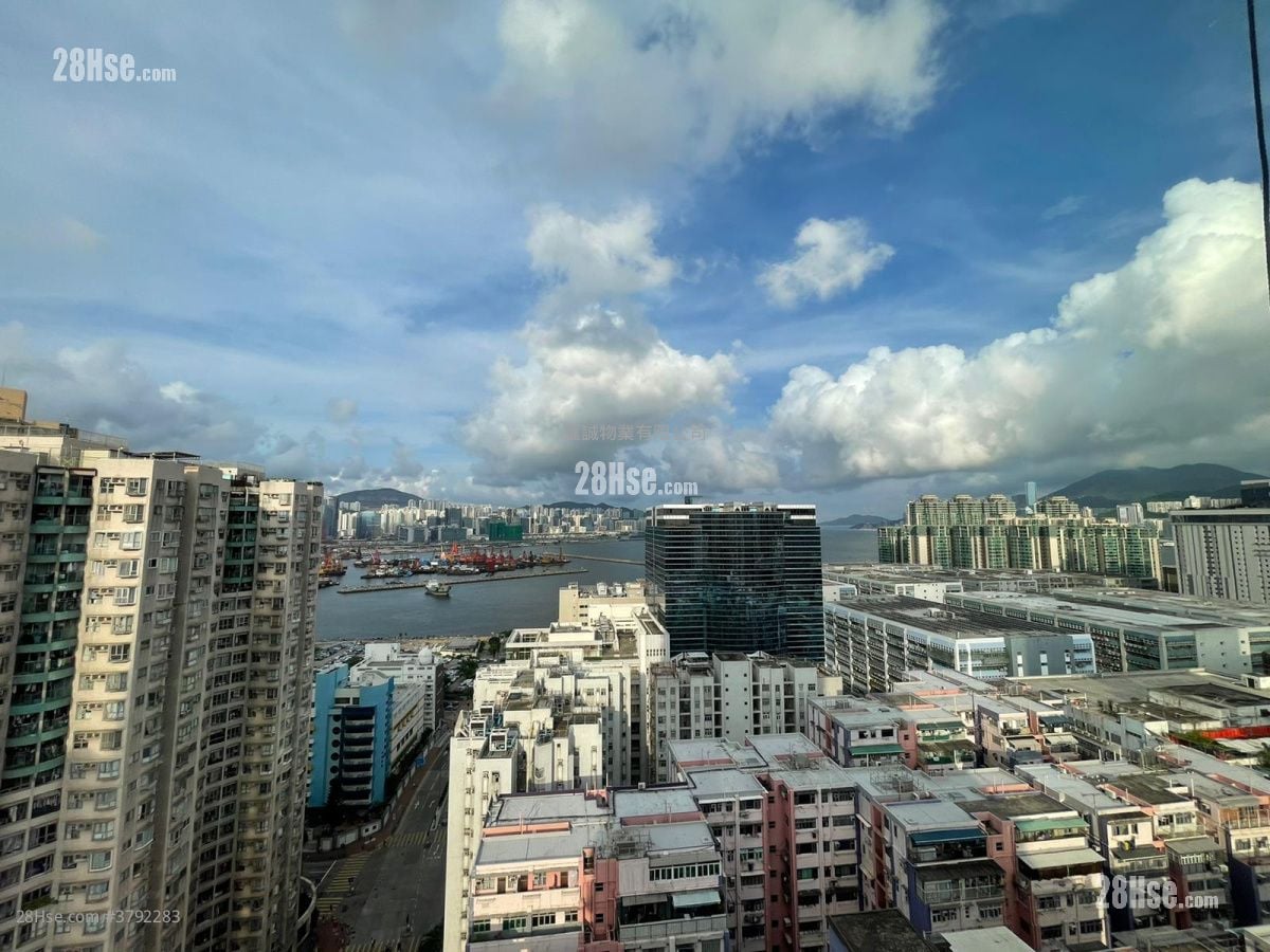 The Vantage Sell 2 Bedrooms , 2 Bathrooms 425 ft²