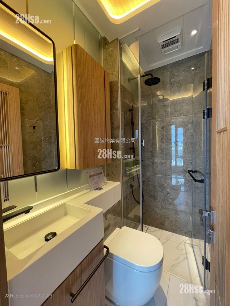 The Vantage Sell 2 Bedrooms , 2 Bathrooms 425 ft²