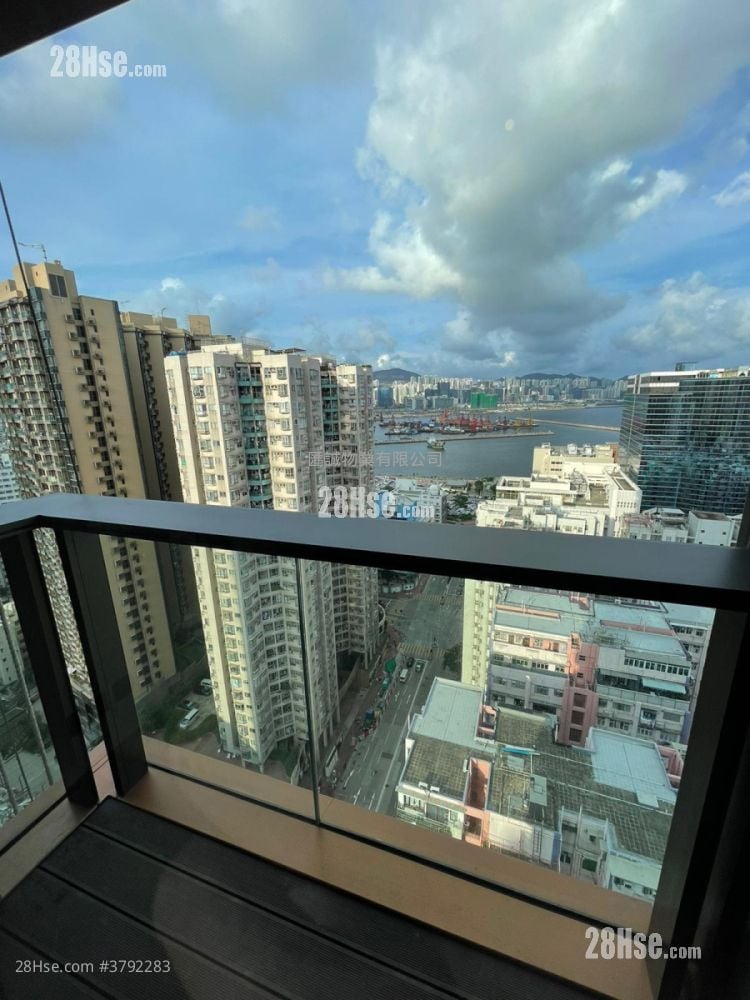 The Vantage Sell 2 Bedrooms , 2 Bathrooms 425 ft²