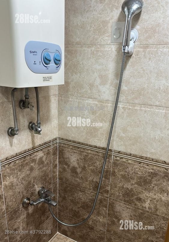 Nan Fung Sun Chuen Rental 2 Bedrooms , 1 Bathroom 391 ft²