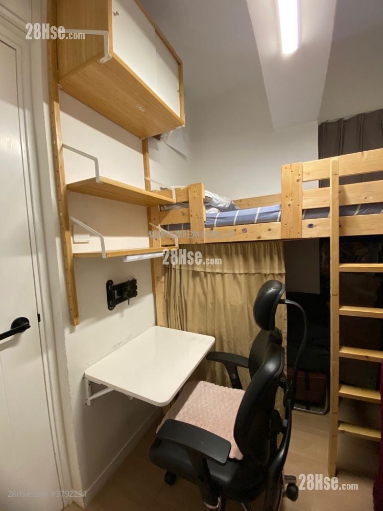 Carlton Building Sell 2 Bedrooms , 1 Bathroom 432 ft²