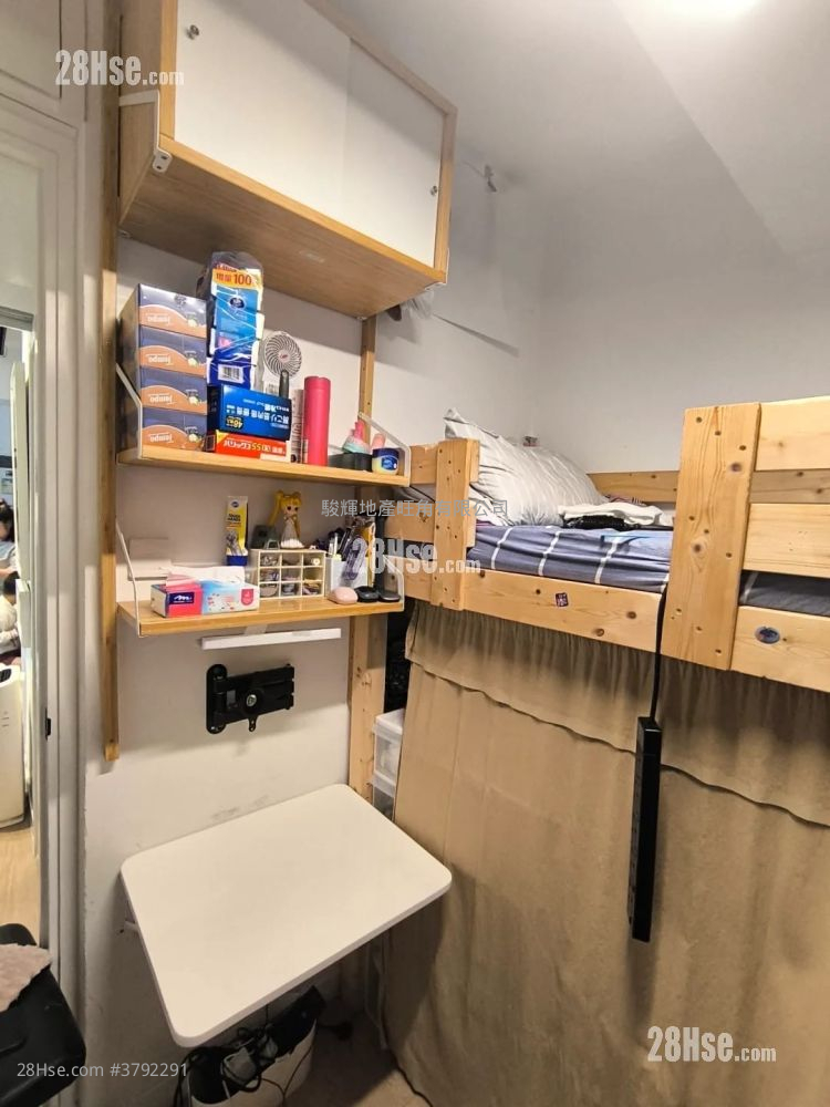 Carlton Building Sell 2 Bedrooms , 1 Bathroom 432 ft²