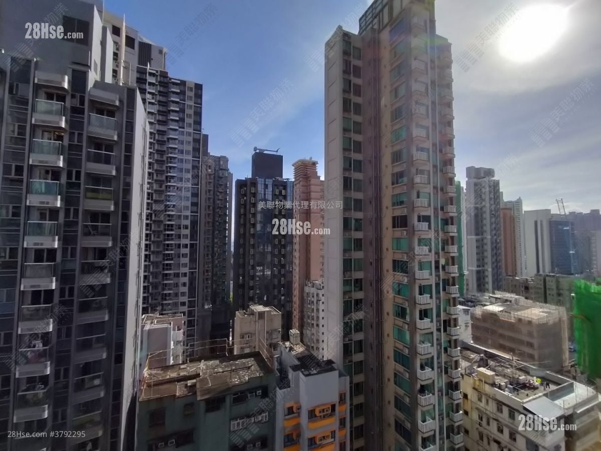 City Regalia Sell 2 Bedrooms 305 ft²