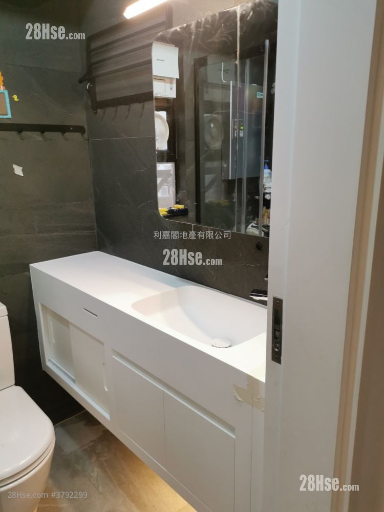 Rosedale Glen Sell 2 Bedrooms , 1 Bathroom 358 ft²