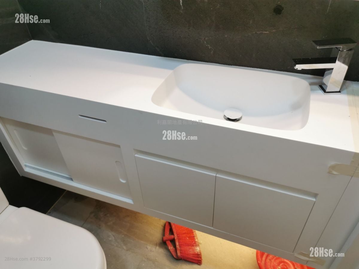 Rosedale Glen Sell 2 Bedrooms , 1 Bathroom 358 ft²