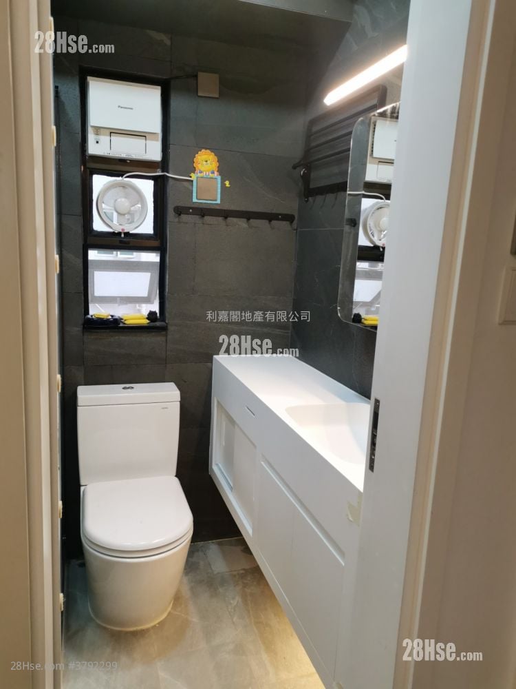 Rosedale Glen Sell 2 Bedrooms , 1 Bathroom 358 ft²