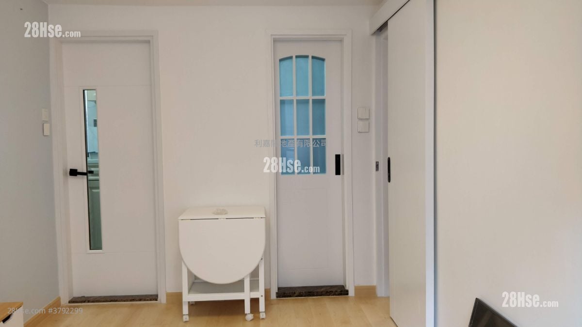 Rosedale Glen Sell 2 Bedrooms , 1 Bathroom 358 ft²