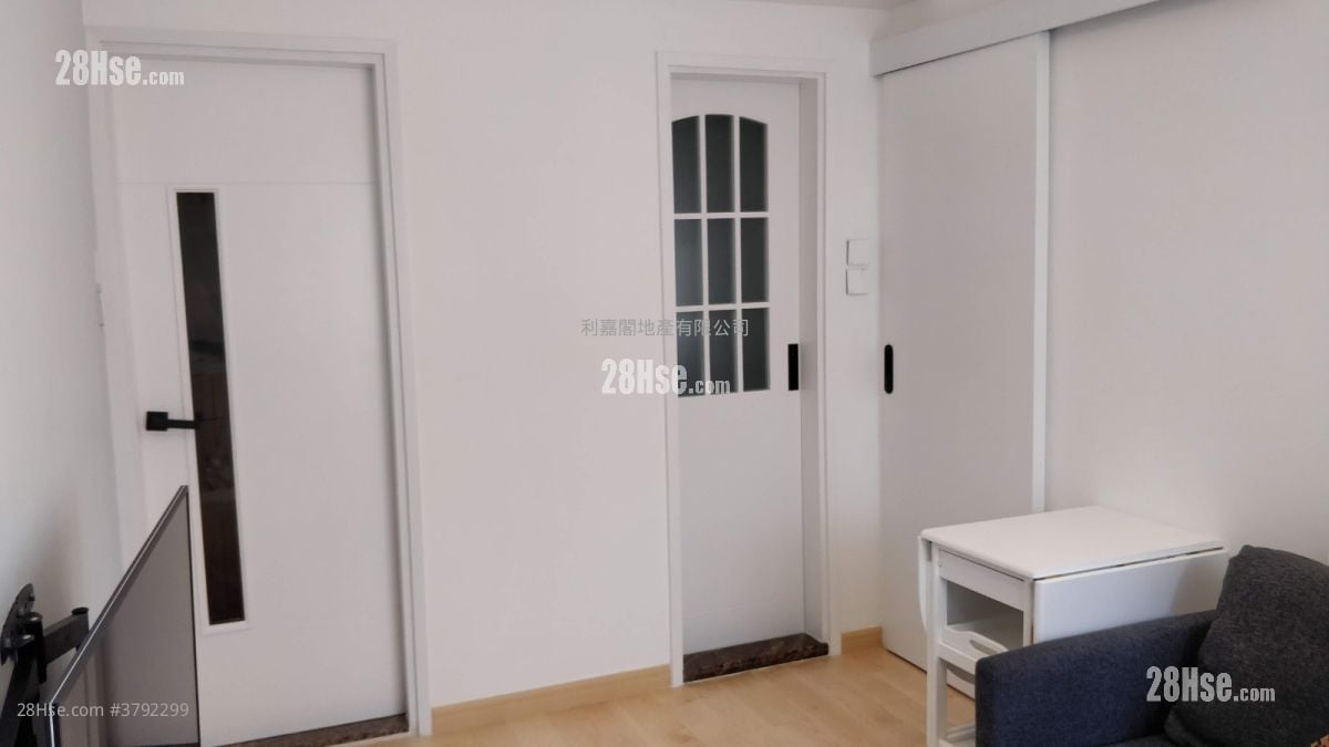 Rosedale Glen Sell 2 Bedrooms , 1 Bathroom 358 ft²