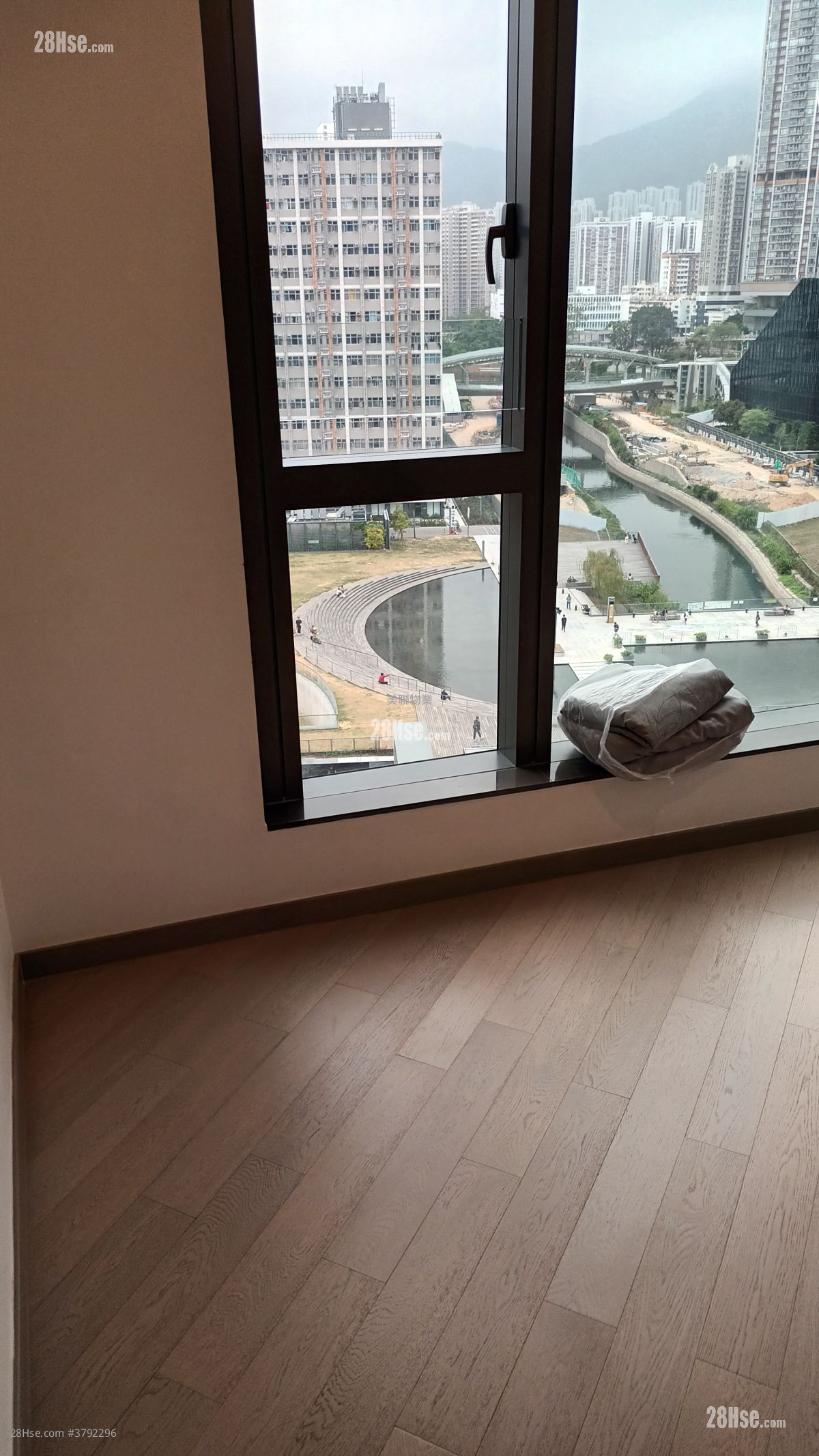 Upper River Bank Sell 3 Bedrooms , 1 Bathroom 760 ft²