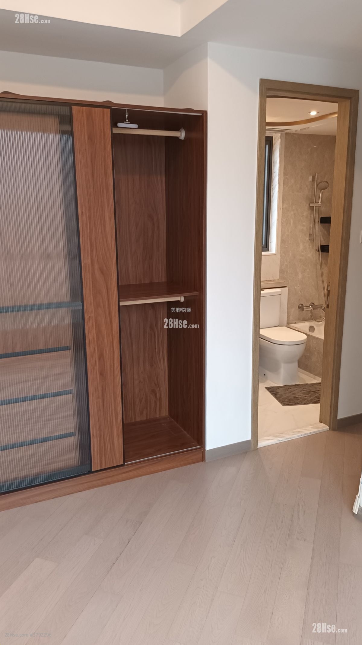 Upper River Bank Sell 3 Bedrooms , 1 Bathroom 760 ft²