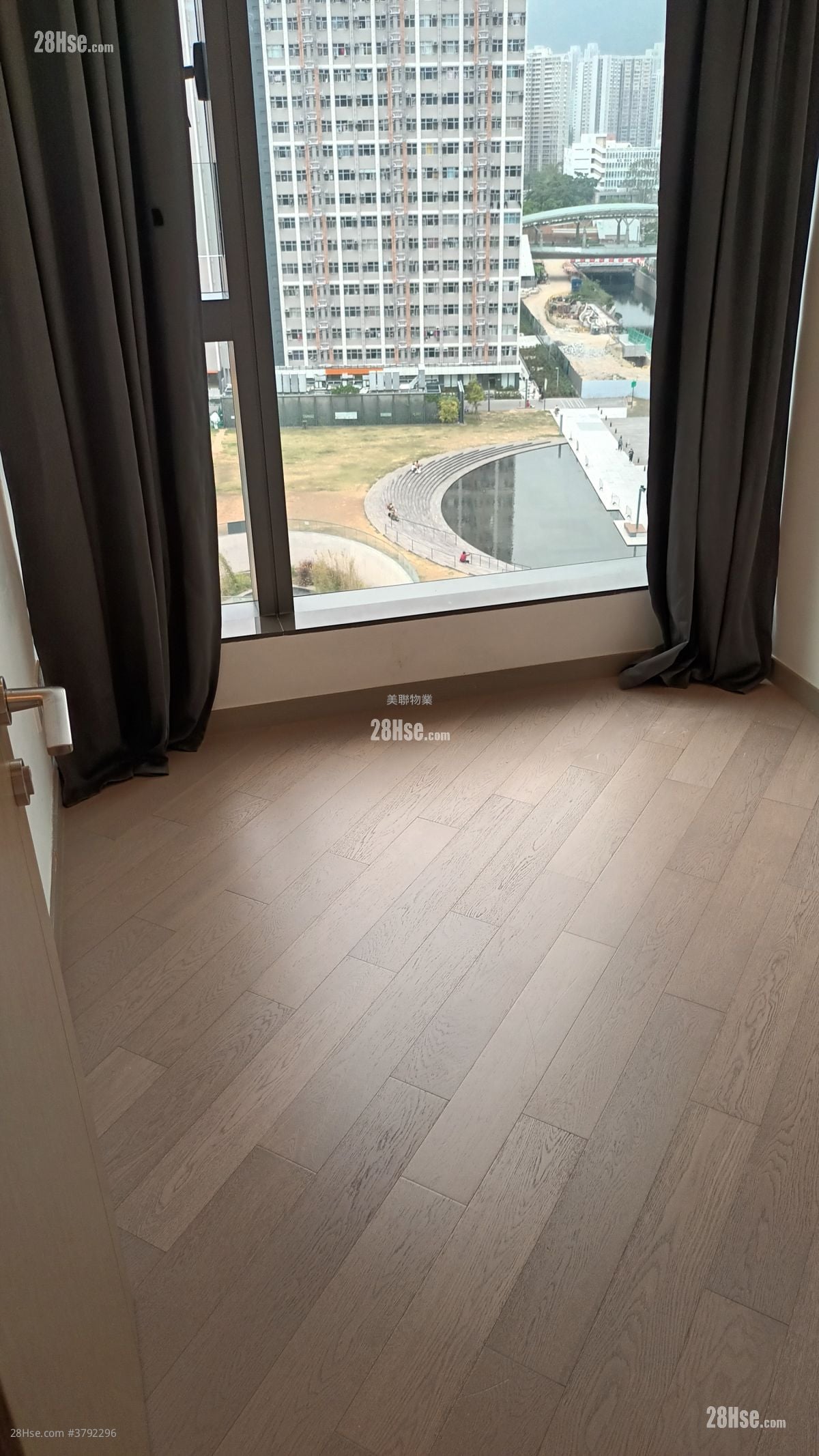 Upper River Bank Sell 3 Bedrooms , 1 Bathroom 760 ft²