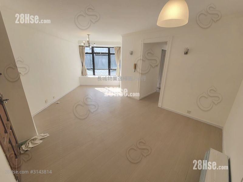 Kornhill Sell 2 Bedrooms , 1 Bathroom 522 ft²