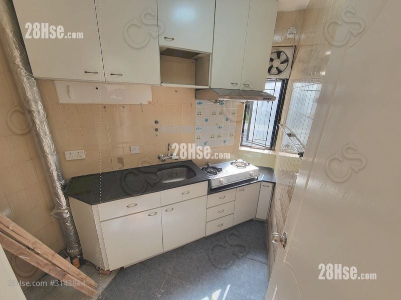 Kornhill Sell 2 Bedrooms , 1 Bathroom 522 ft²