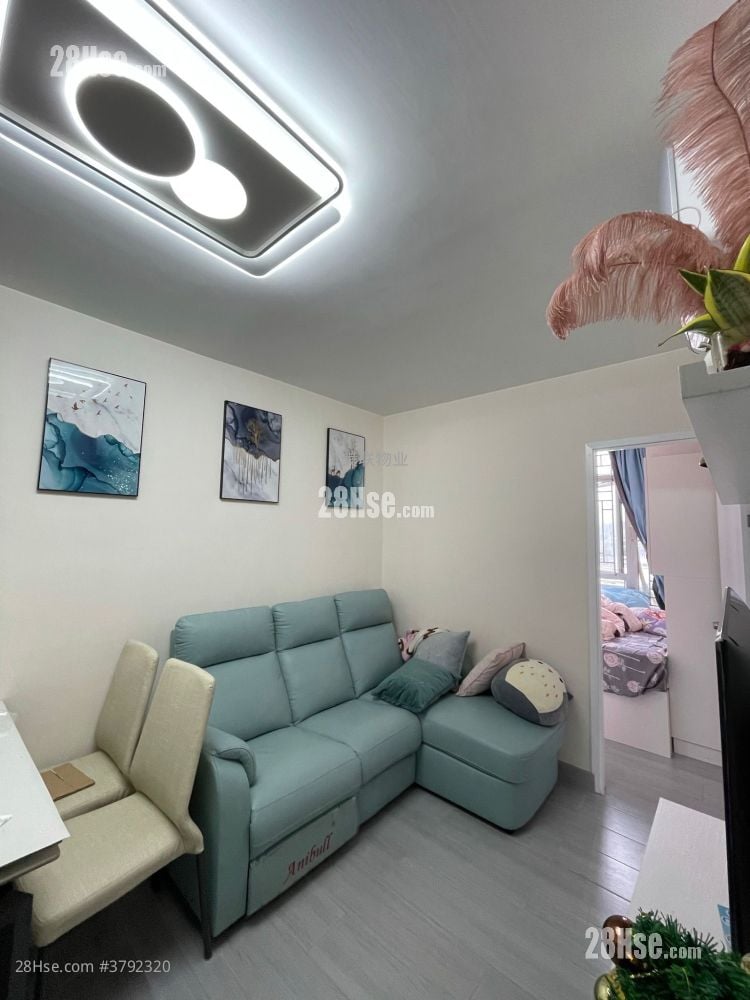 Ping Yan Court Sell 2 Bedrooms , 1 Bathroom 377 ft²