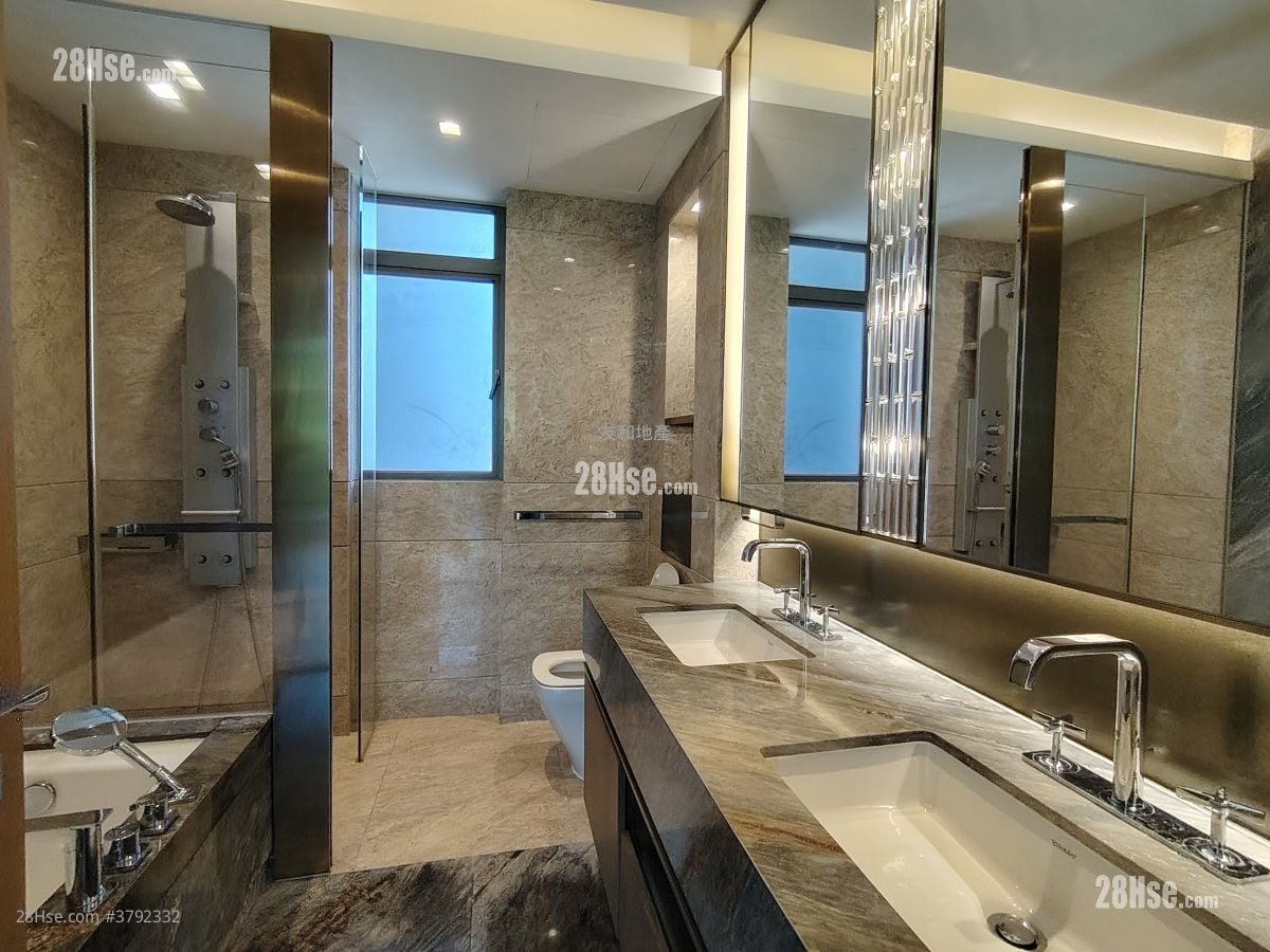 明寓 租盘 3 房 , 3 浴室 1,304 平方尺