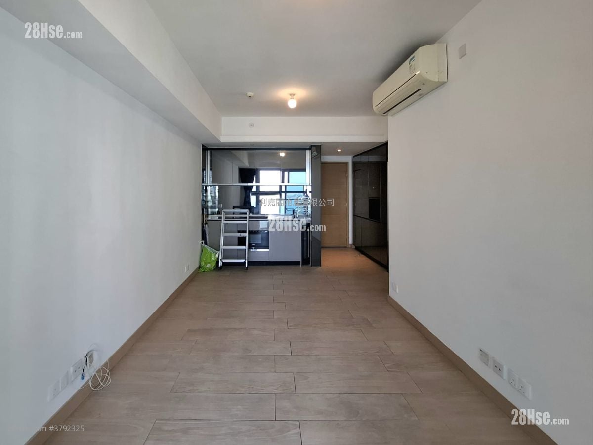 Century Link Sell 3 Bedrooms , 2 Bathrooms 599 ft²